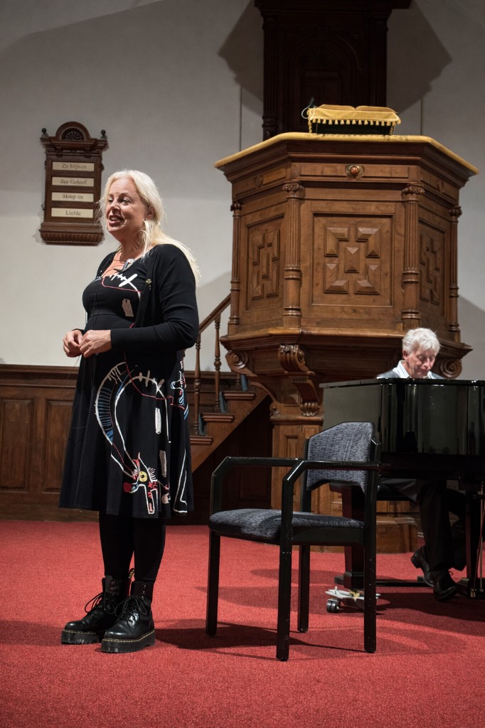 Pluimage optreden in kerk